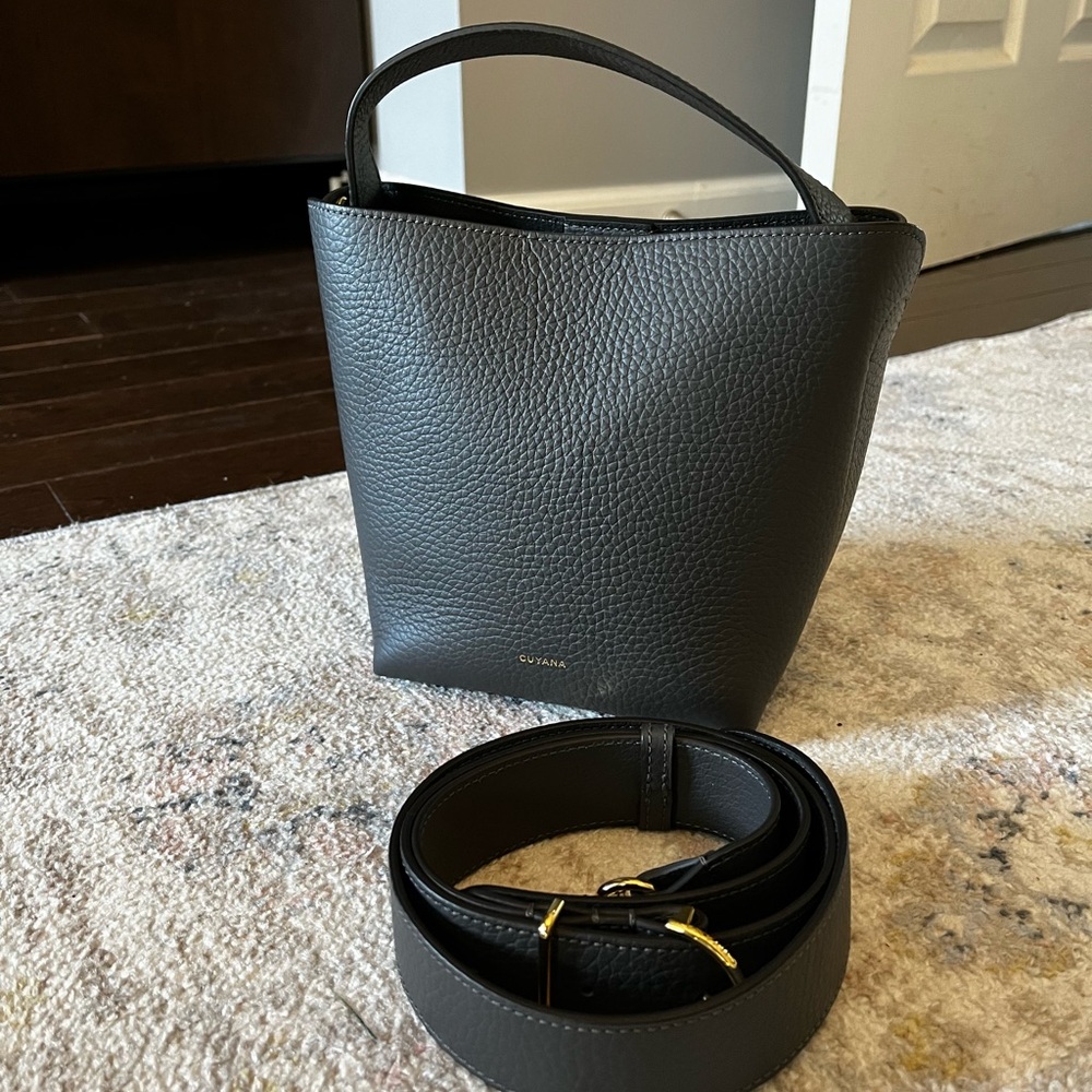 Cuyana Mini Linea Bucket Bag - Charcoal